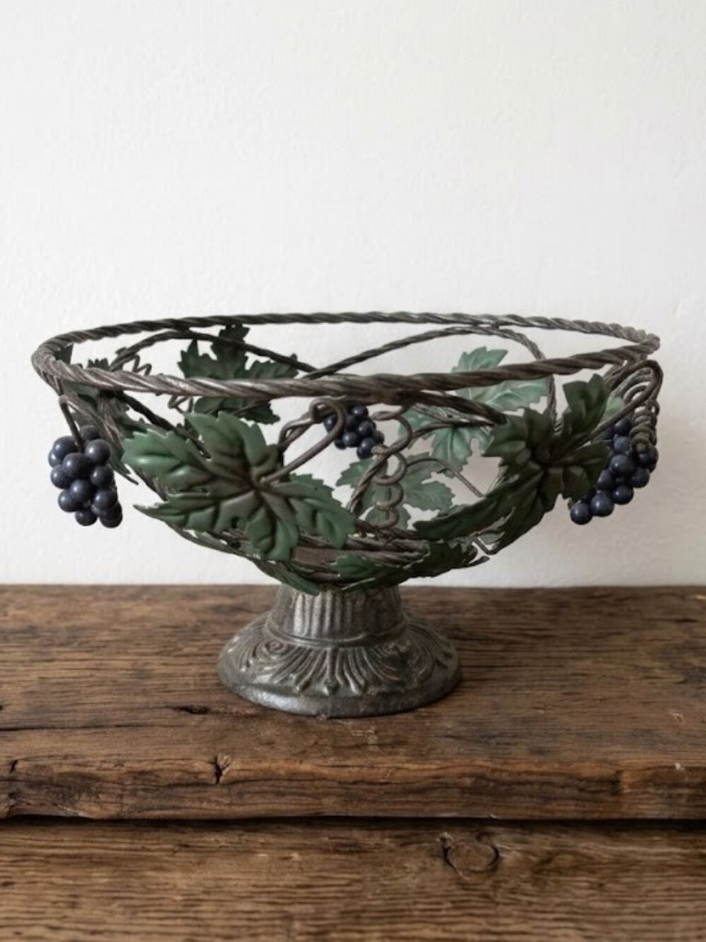 Vintage Style Metal Wire Grapevine Pedestal Bowl Basket Centerpiece Cast Iron